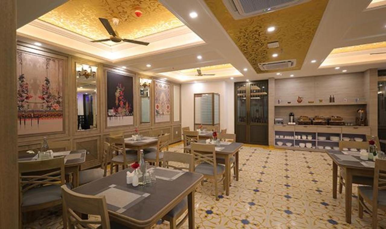 Fabhotel Prime Hampton By Ic'S Noida Kültér fotó